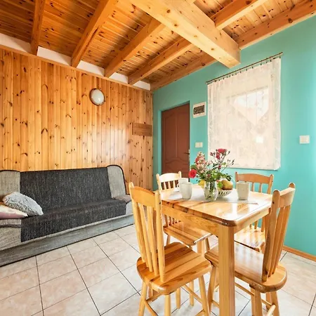Comfortable Homes With Terraces Дом отдыха Мельно